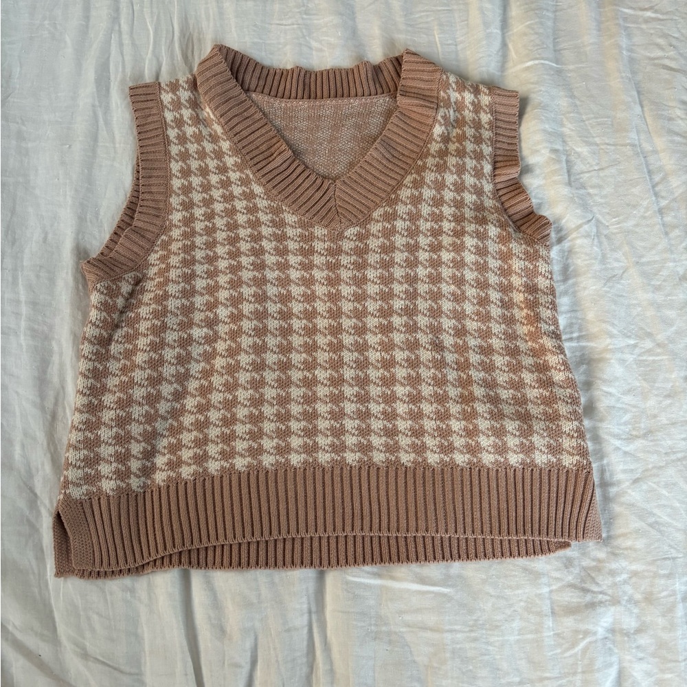 Oversized Houndstooth Sweater Vest